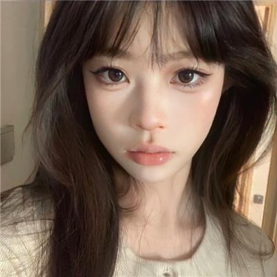 挎斗摩托车里的狗
