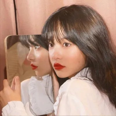 芒果和红色轮椅